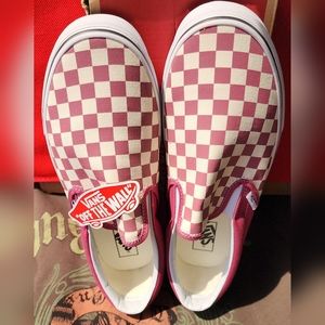 VANS CLASSIC SLIP ON, SIZE 12, COLOR DRY ROSE/WHITE SNEAKERS